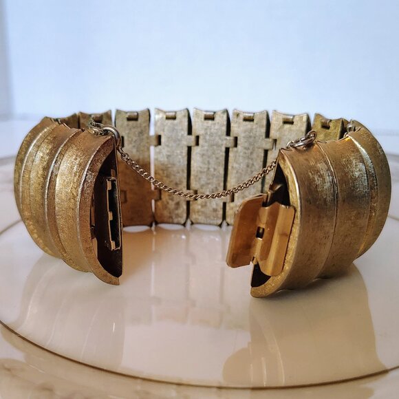 Vintage Rare MCM PAMAR Gold Tone 14 Segments Cuff Bracelet Chunky - Picture 3 of 6